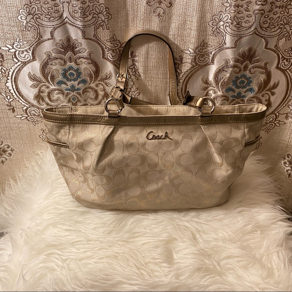 Preloved coach shoulder bag